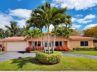 5541 SW 6th St, Plantation, FL 33317