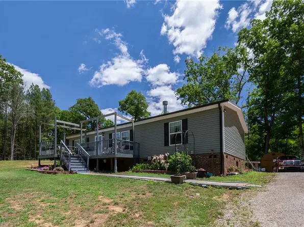 8955 Dennis Rd, Germanton, NC 27019