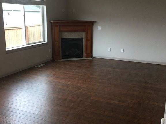 3rd image of 6011 NE 60th Ave