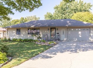 21 Elmwood Dr, Mapleton, IA 51034