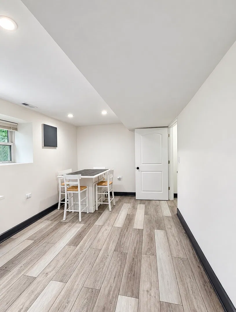 Studio, 995 sqft, $1,550 — Photo 4
