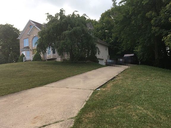 5th image of 1826 Chapel Woods Dr
