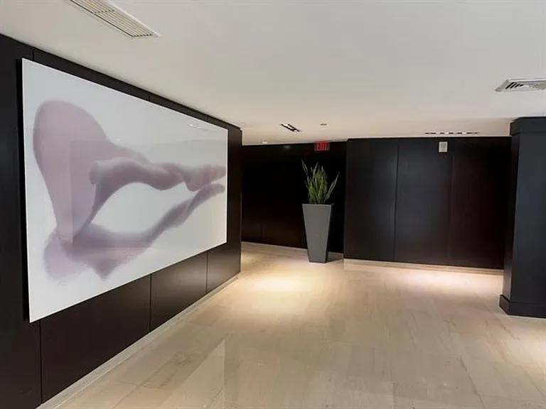 900 Biscayne Boulevard Mall #2807 — Photo 41