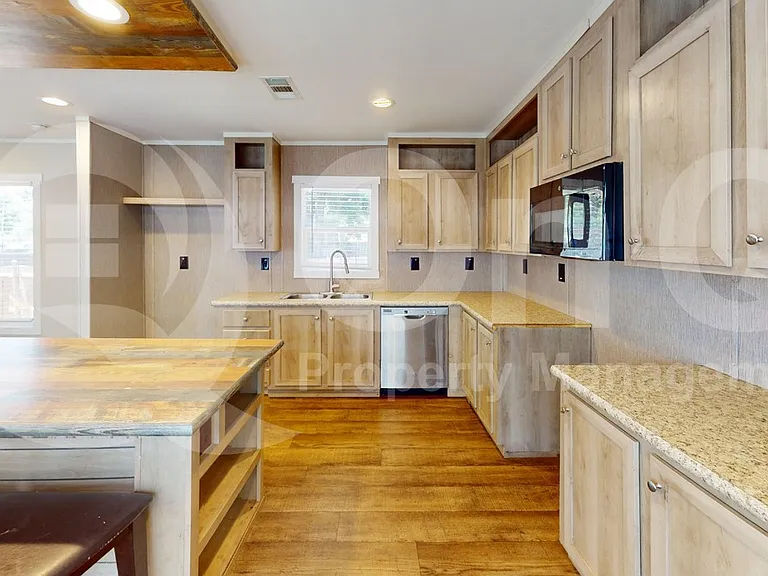 7415 Remington Rd — Photo 1