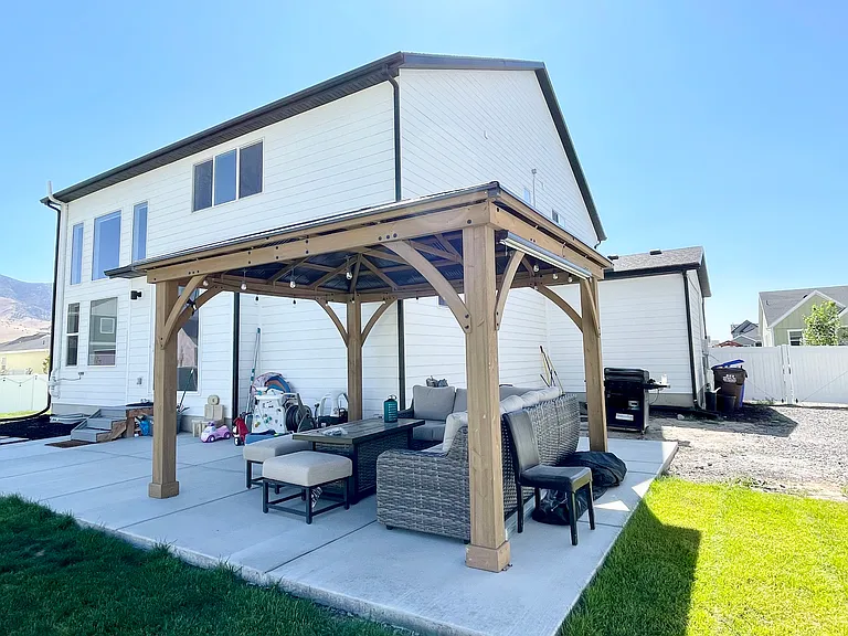 E Chukar Dr — Photo 33