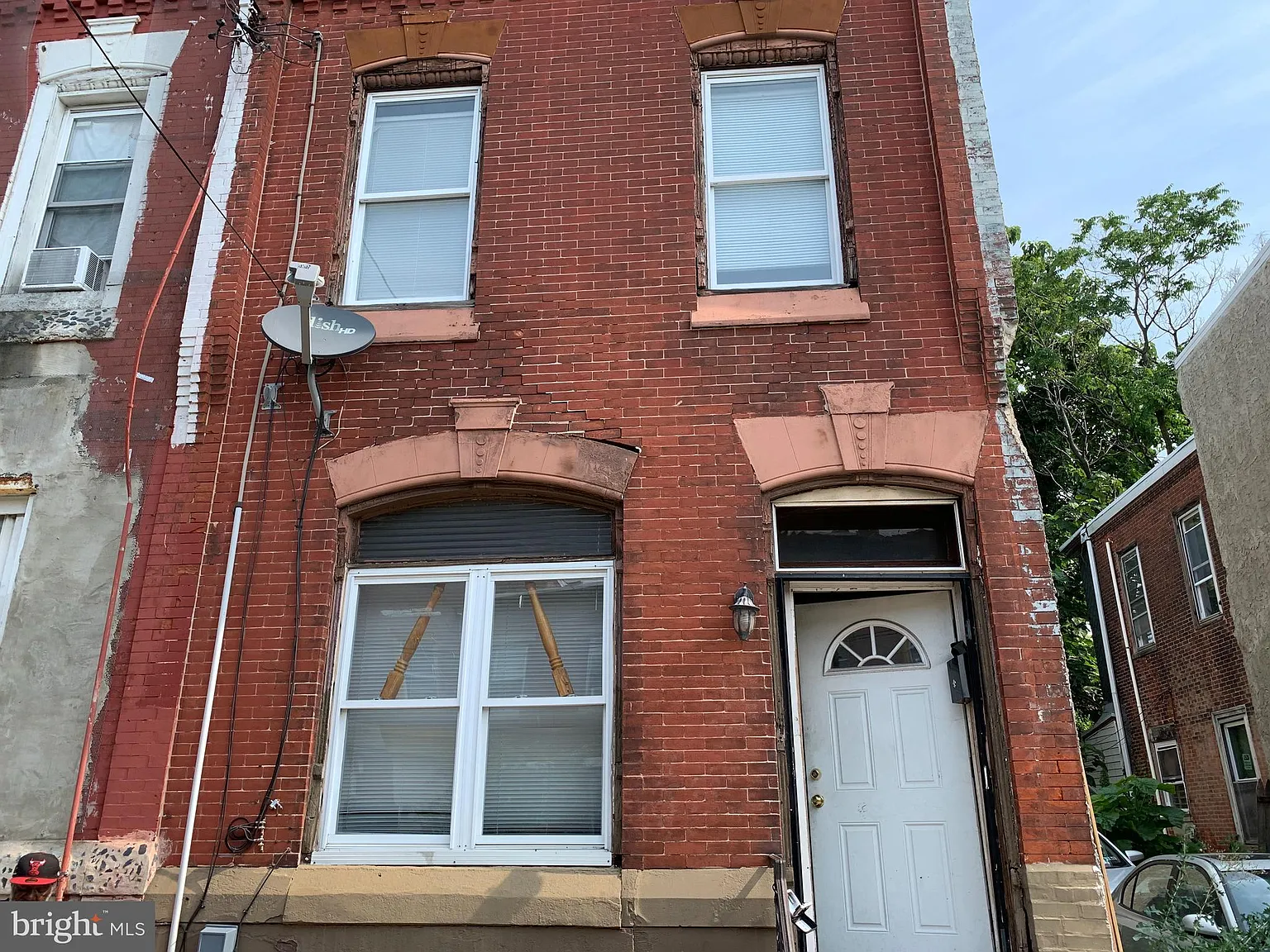 1519 W York St photo 1