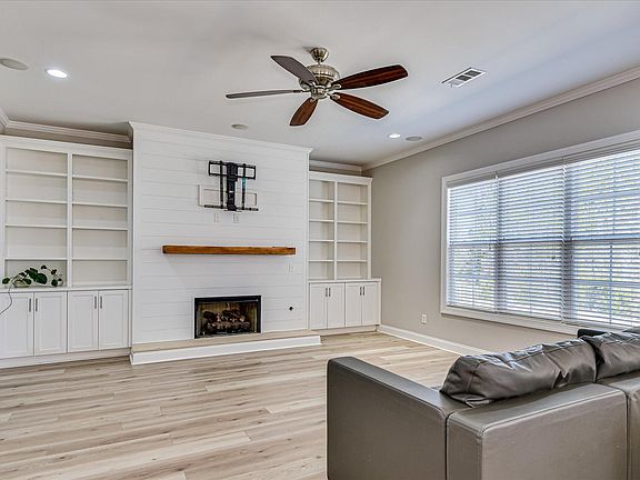 4th image of 721 Pretoria Drive