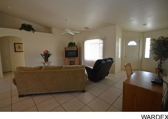 5th image of 1948 E Fairway Dr
