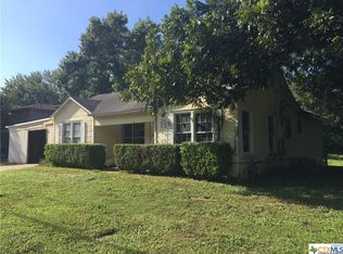 903 Saint Vincent St, Gonzales, TX 78629