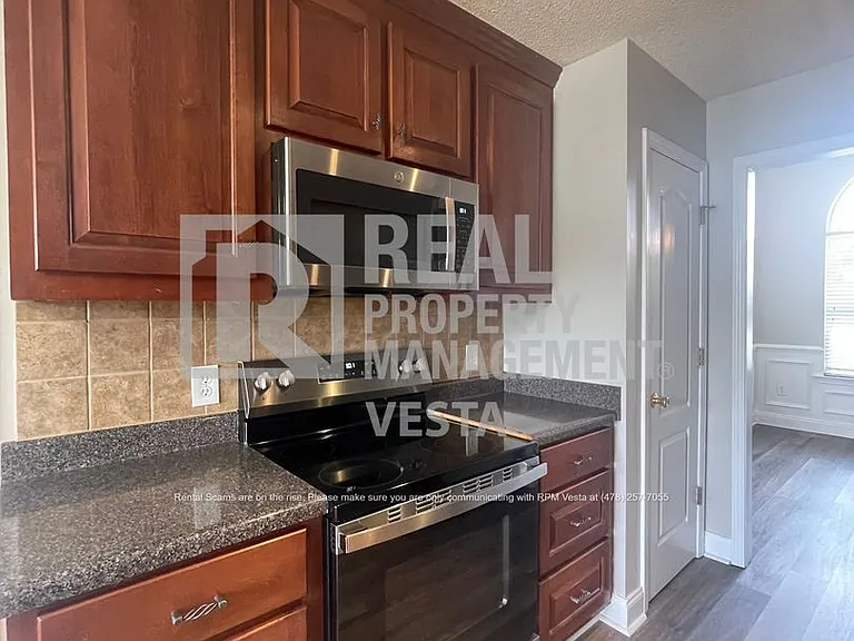 313 Canterfield Dr — Photo 5