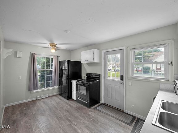 3rd image of 2560 Gracewood Rd