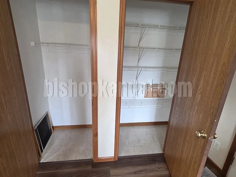 138 Allen Ave — Photo 5