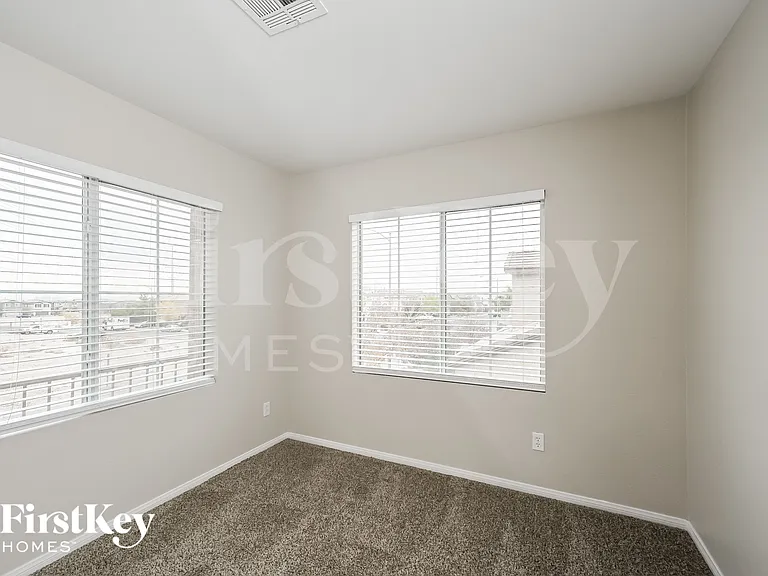 6221 W Levi Ave — Photo 13