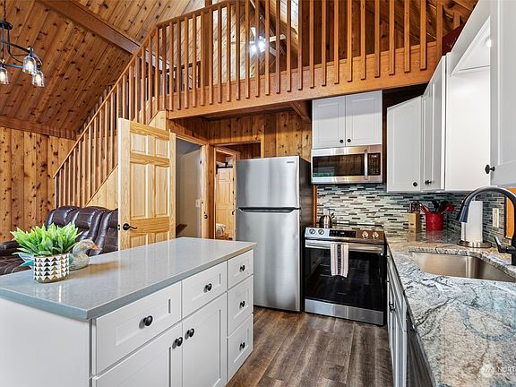 4th image of 50 SE Canna Place