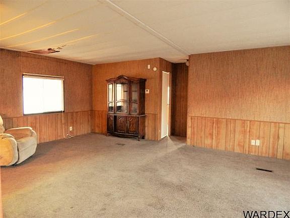 3rd image of 2284 Merrill Ave