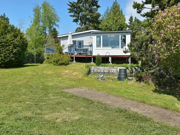 6217 Bligh Rd, Sechelt, BC V7Z 0M1