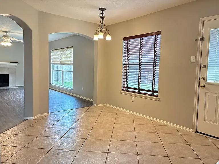 12402 Ravens Chase Ln — Photo 11