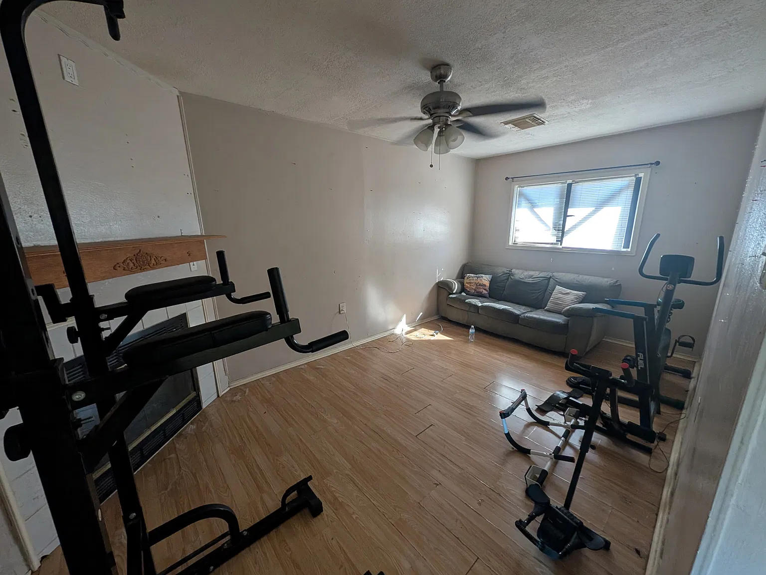 3 bed, 1.5 bath, 1280 sqft, $1,350 — Photo 2