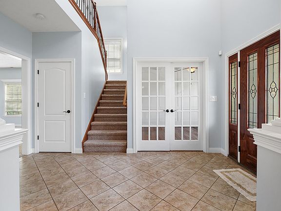 3rd image of 2121 Foxmoor Ln