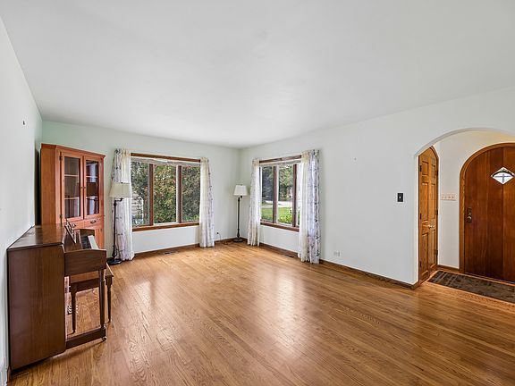 3rd image of 1669 W 187th St