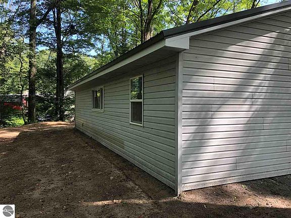 3rd image of 4011 Judy Dr