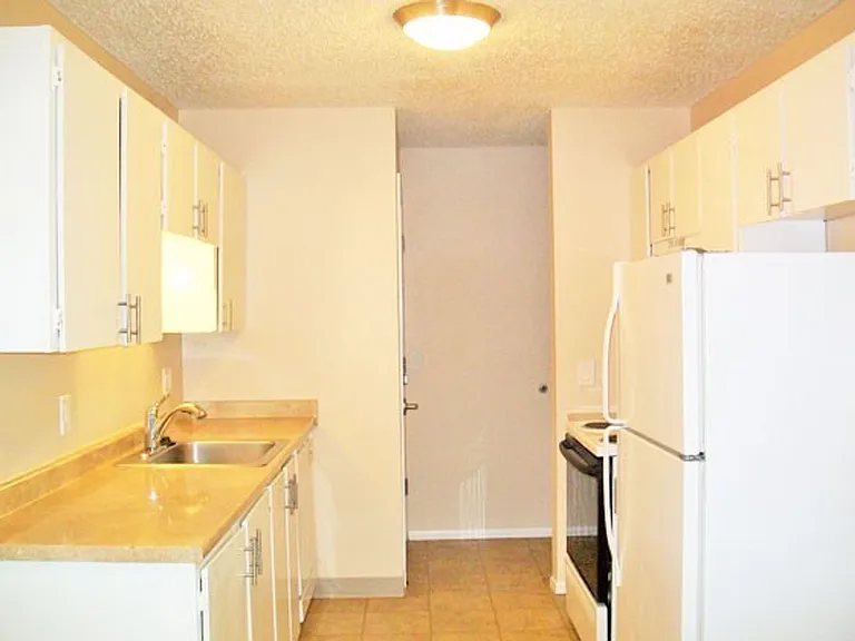 4153 SE 37th Ave #2 — Photo 6