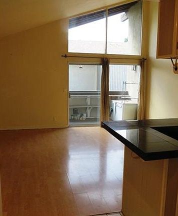 3rd image of 811 W 232nd St Unit B