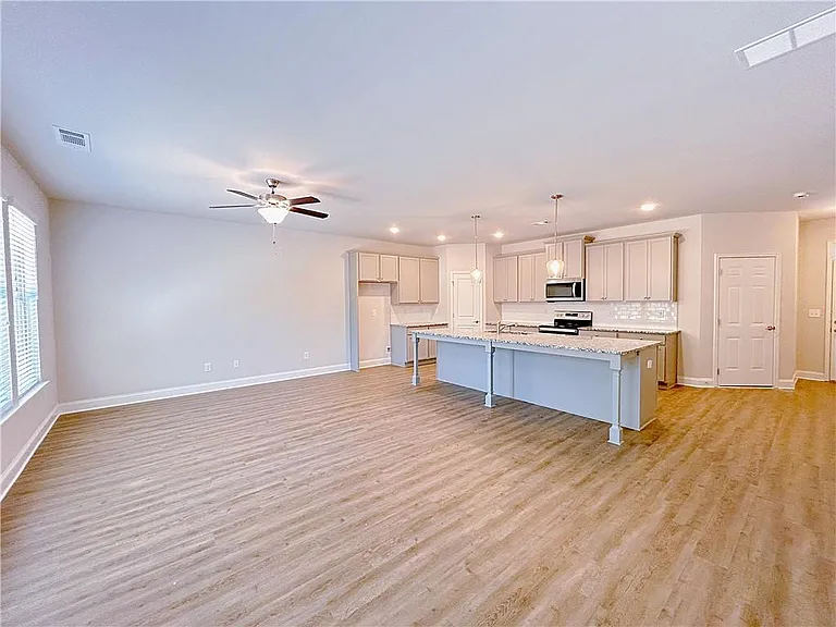 2586 Mills Commons Dr — Photo 7