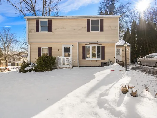 17 Lincoln Ave, Millbury, MA 01527