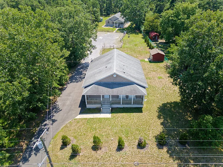 756 Lakehurst Rd — Photo 34