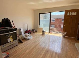 25-12 32nd St #3, Astoria, NY 11102
