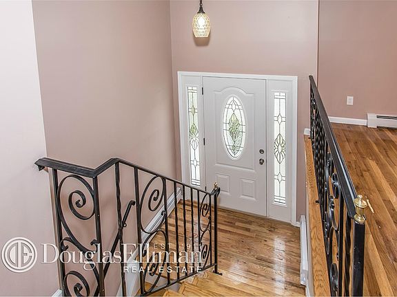 3rd image of 387 Litchfield Ave