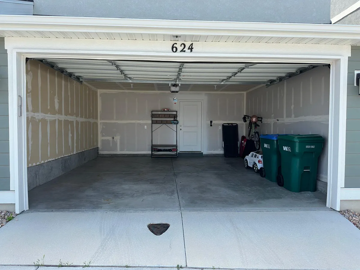 2 inside car garage - 624 N Canvasback Dr