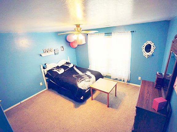 2nd bedroom double closets