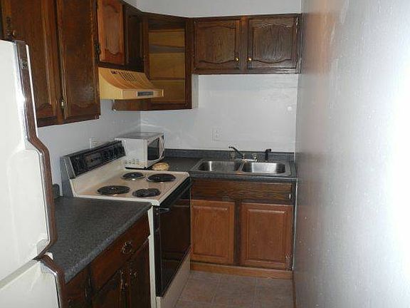 5th image of 5118 Raven Dr APT 6