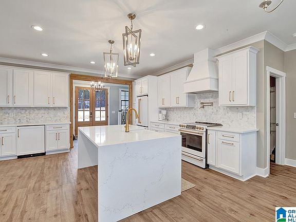 4th image of 1165 Cedar Creek Dr