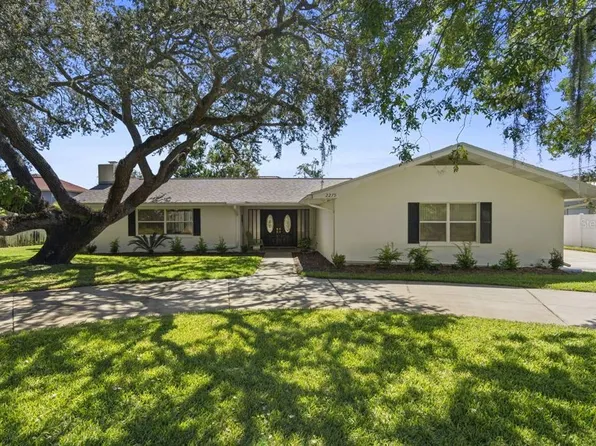 2275 Twin Lane Dr, Dunedin, FL 34698