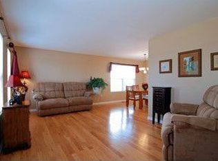 216 Chestnut Ln, Bolingbrook, IL 60490