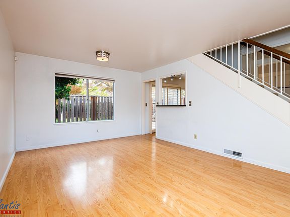 3rd image of 140 Pine Wood Ln