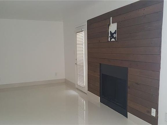 4th image of 4367 Thornbriar Ln APT P106