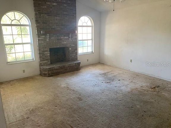 3rd image of 1502 Poplar Dr