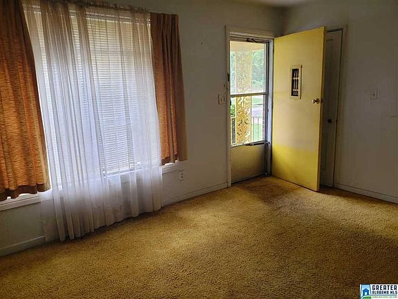 4th image of 4636 Hillman Dr