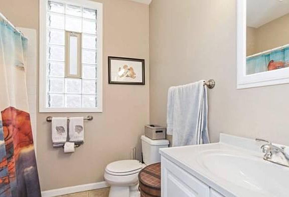 5th image of 2141 W Belle Plaine Ave #1