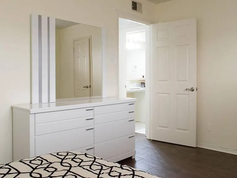 3942 W Alabama St #5 — Photo 6