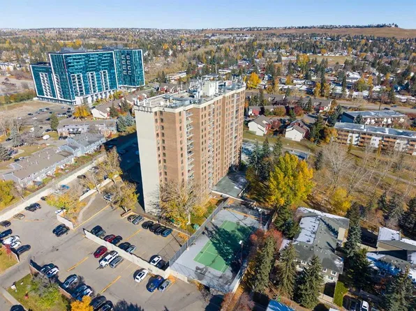 4944 SE Dalton Dr NW #1104, Calgary, AB T3A 2E6