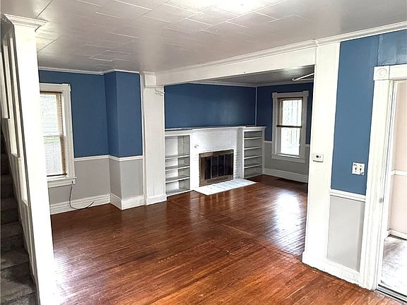 4th image of 723 Kent St