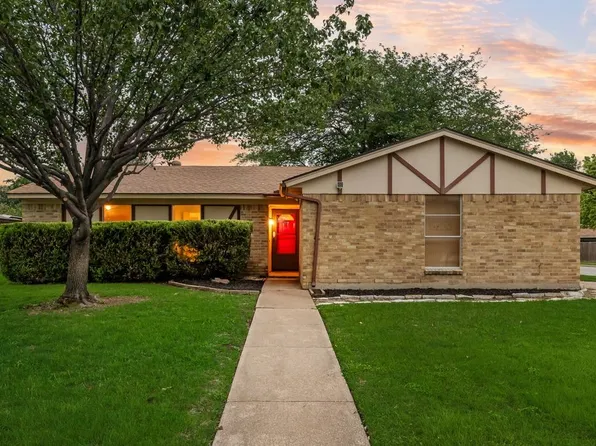 5929 Robin Dr, Watauga, TX 76148
