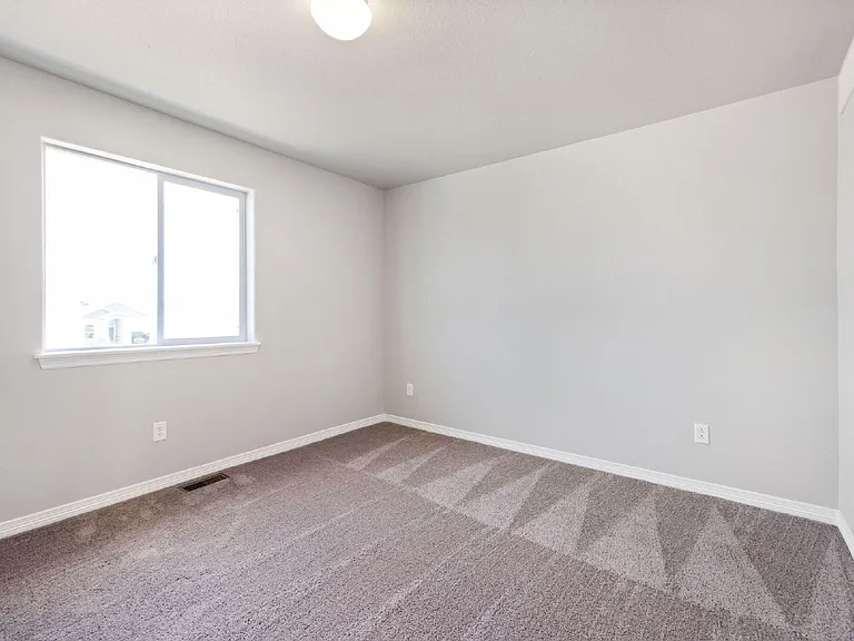 5694 Olathe Ave — Photo 17