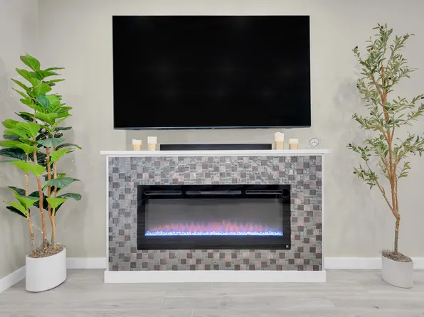 743 East 9th Street image 4 of 14