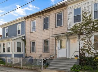 14 Mondamin Ct, Somerville, MA 02143